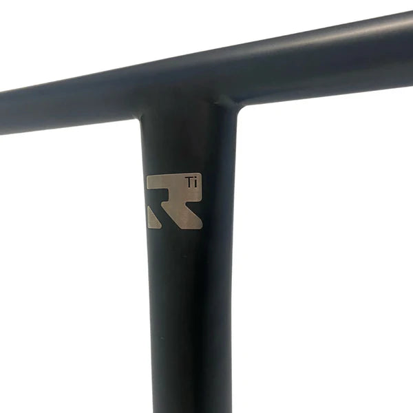 Root Industries AIR TITANIUM 690mm T-Bar (Black)